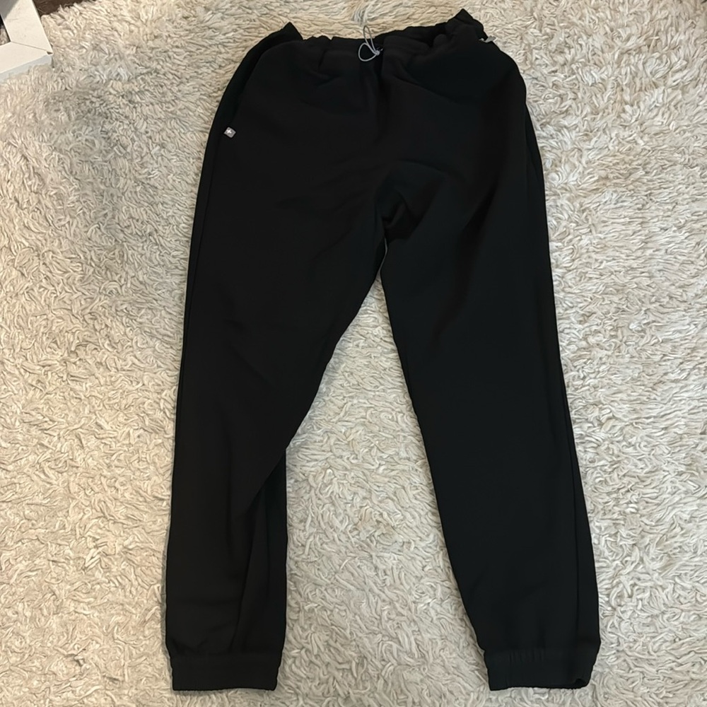Figs black jogger scrub pant